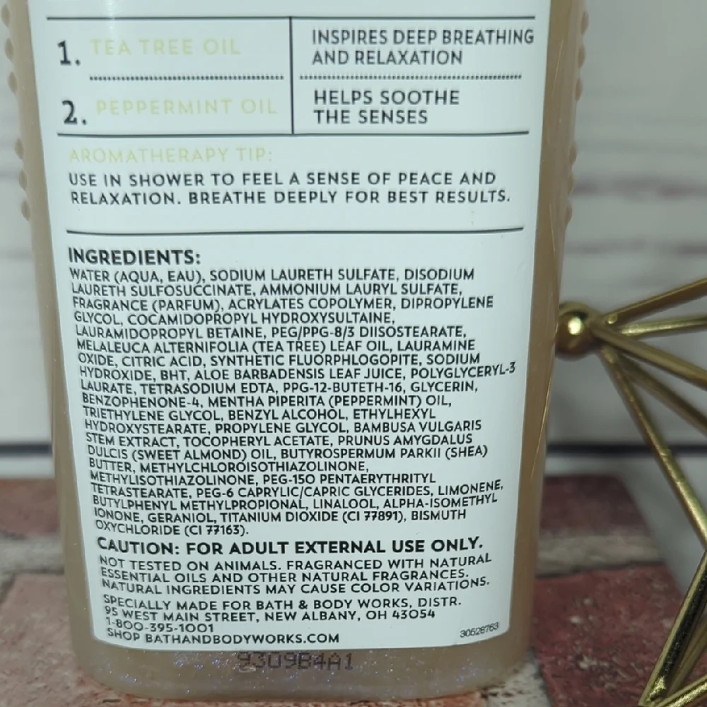 Peaceful by Bath & Body Works Aromatherapy Body Wash Tea Tree and Peppermint‎